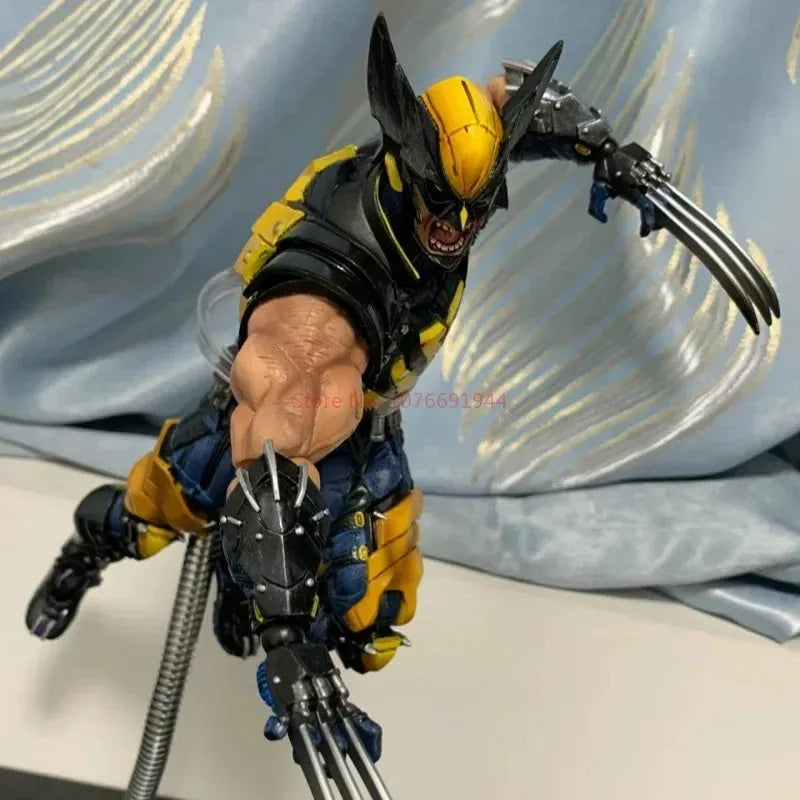 PLAY ARTS Kai Wolverine Action Figure (26 cm)