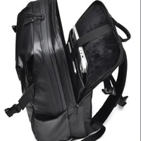 حقيبة ظهر أنيقة جاهزة لركوب الدراجات النارية 