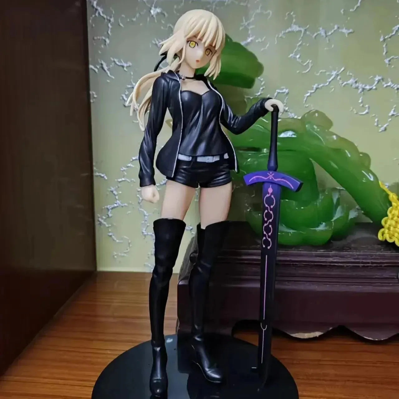 Fate Stay Night Saber Action Figure (23 cm)