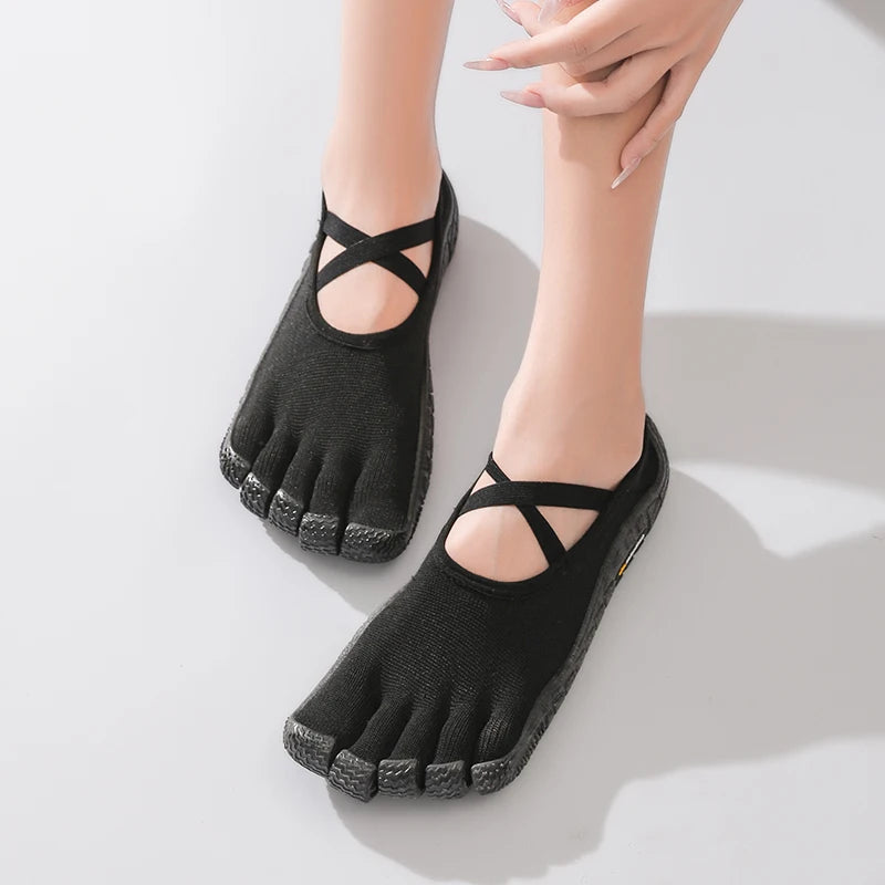 Gallonshark lace up five finger split toe shoes, anti slip, silent, soft soled, indoor sports, fitness, yoga, skipping rope, dee - Bear Hugs