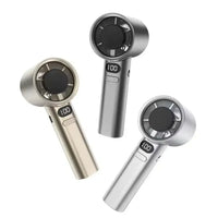 مروحة يدوية رائعة تهبها الرياح 