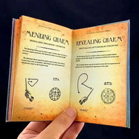 أرشيفات سحرية - ألبوم قصاصات هوجورتس العتيق 