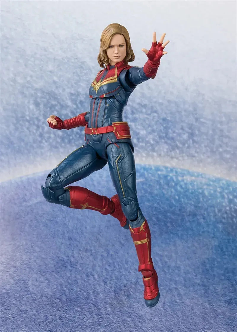 Legends Series Captain Marvel Action Figure (15 cm)