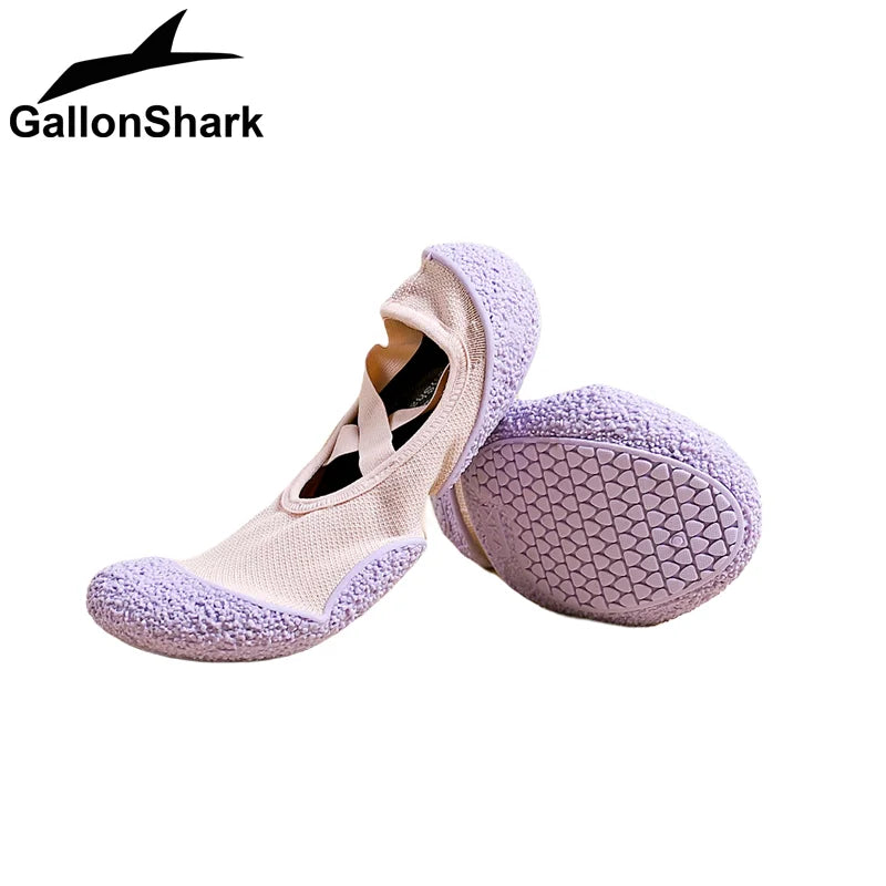 GallonShark AquaKnit Prism Sculpted Amphibious Sock Shoes - Bear Hugs
