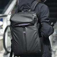 حقيبة ظهر أنيقة جاهزة لركوب الدراجات النارية 