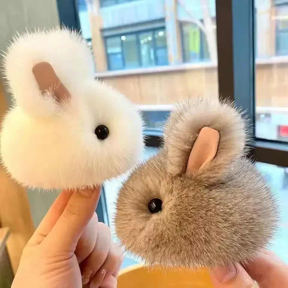 Porte-clés en peluche lapin en fourrure douce et douillette 