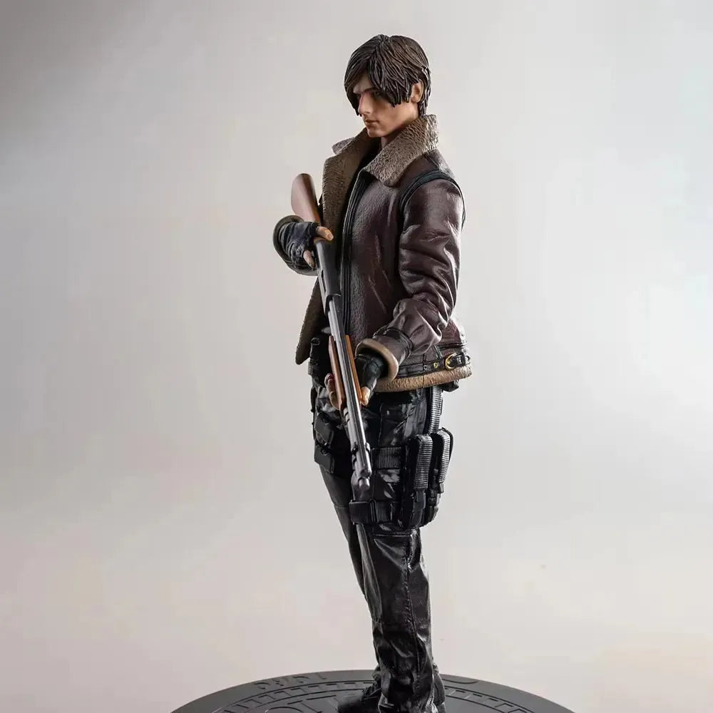 Resident Evil Leon S. Kennedy Action Figure (33 cm)