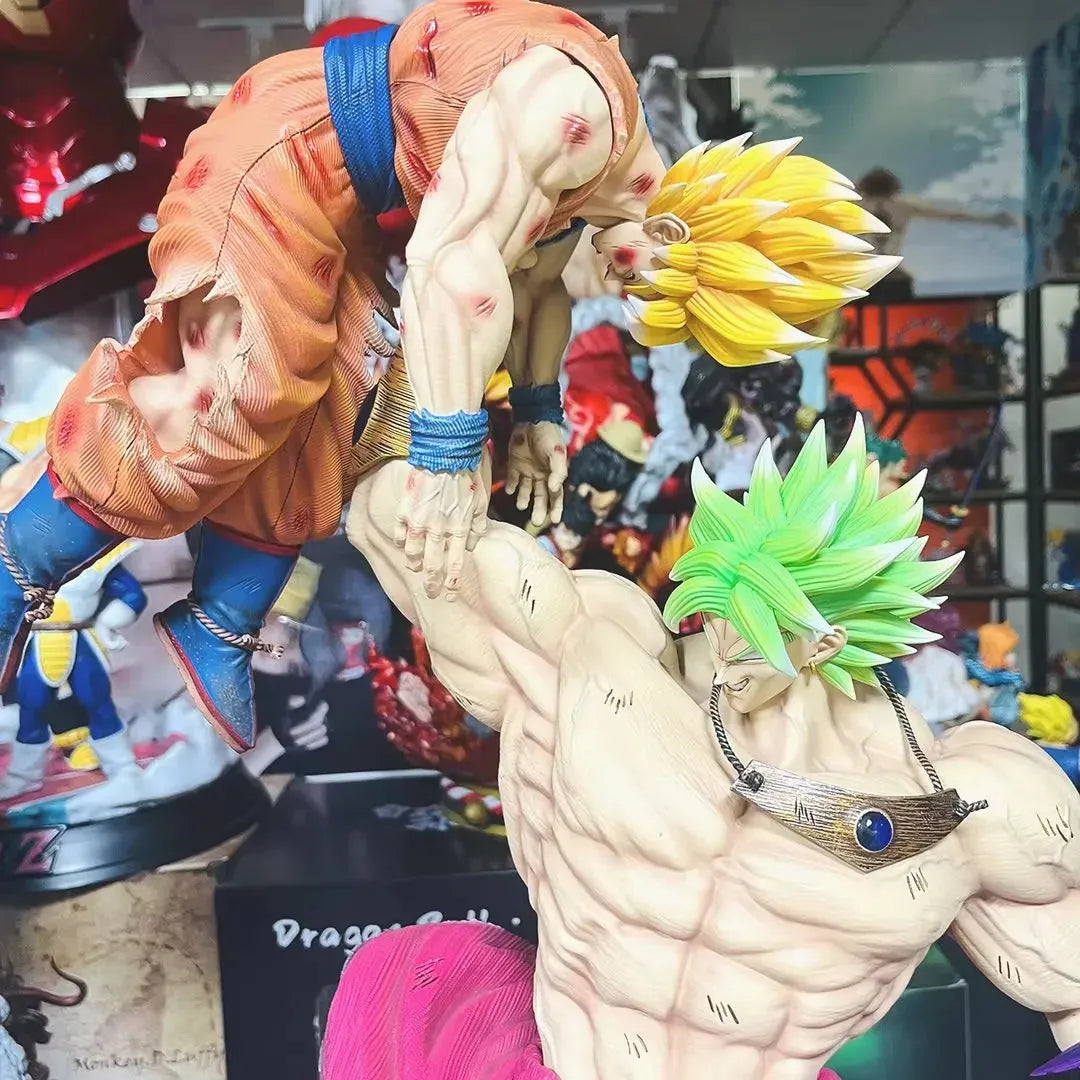 Broly vs Goku Action Figurine (28cm)