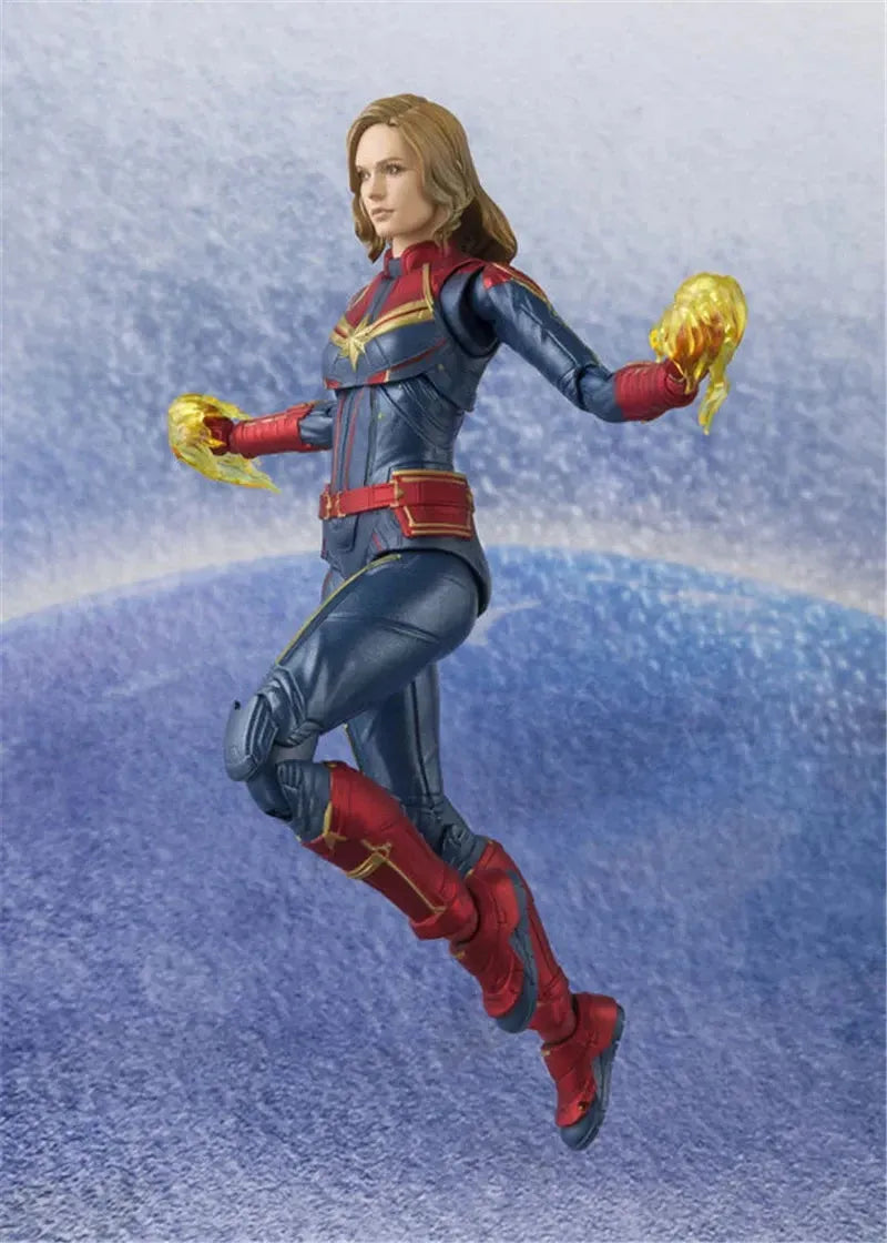 Legends Series Captain Marvel Action Figure (15 cm)