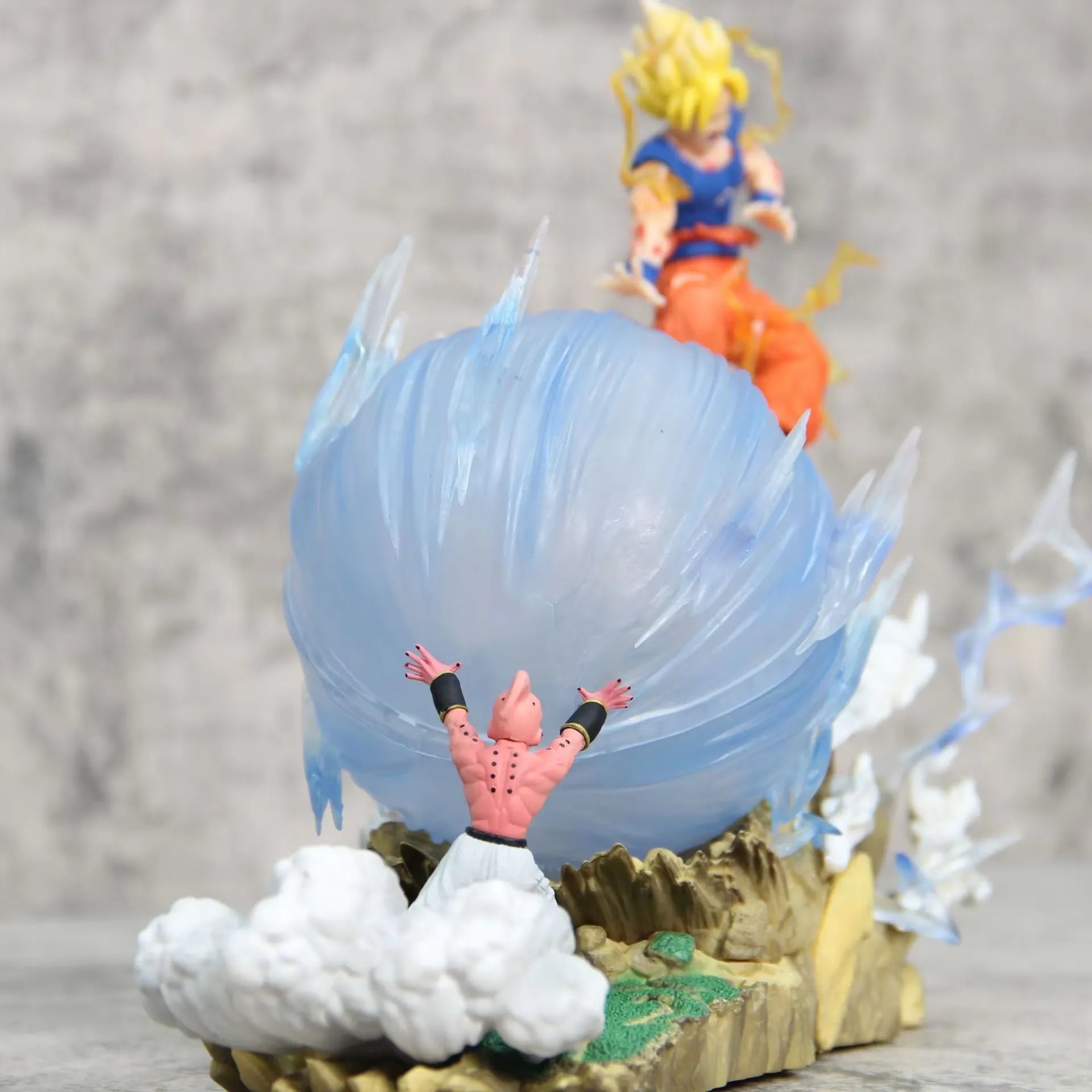 Buu vs Goku Super Saiyan Genki Bomb Action Figure (21 cm)