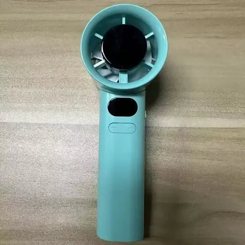 مروحة يدوية رائعة تهبها الرياح 