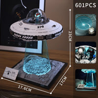 UFO Flying saucer Building block Alien Ship Spacecraft Astronaut Creative assembly ornament puzzle toy boy gift - Bear Hugs