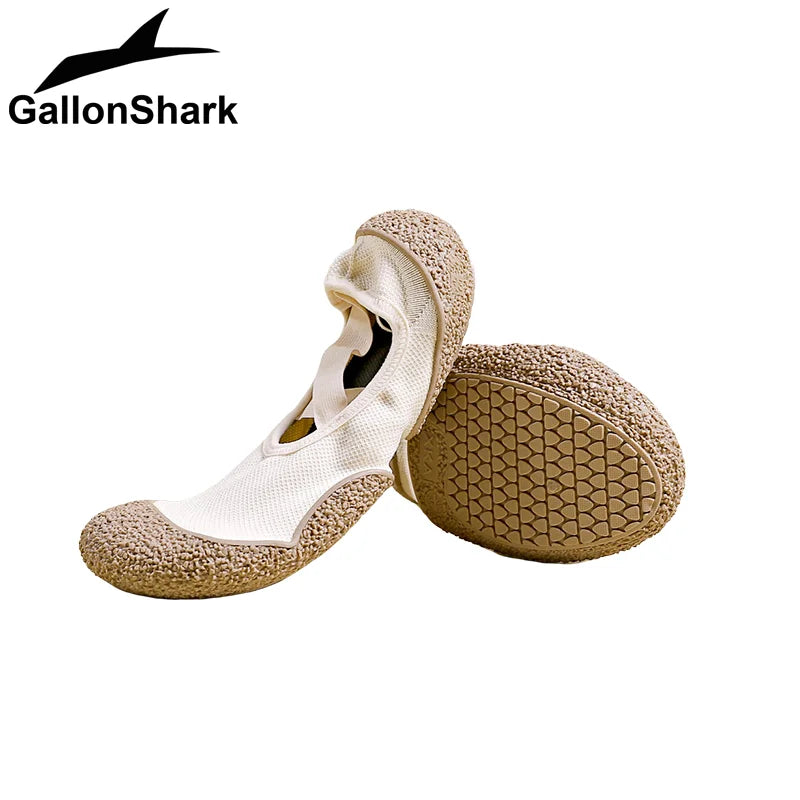 GallonShark AquaKnit Prism Sculpted Amphibious Sock Shoes - Bear Hugs