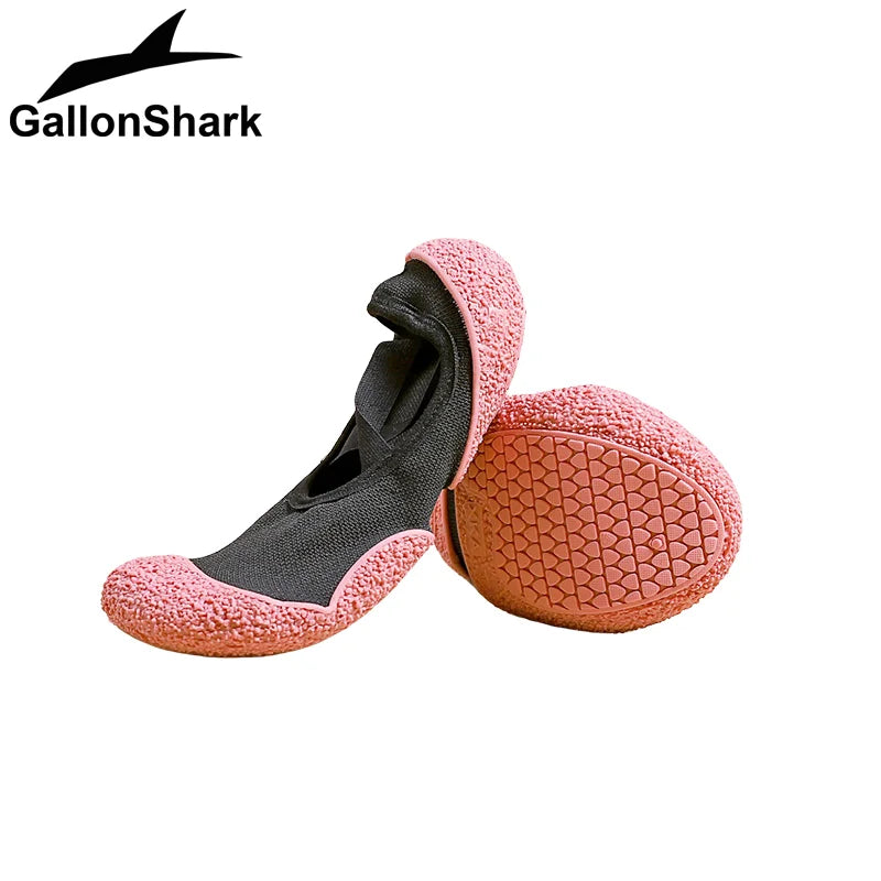 GallonShark AquaKnit Prism Sculpted Amphibious Sock Shoes - Bear Hugs