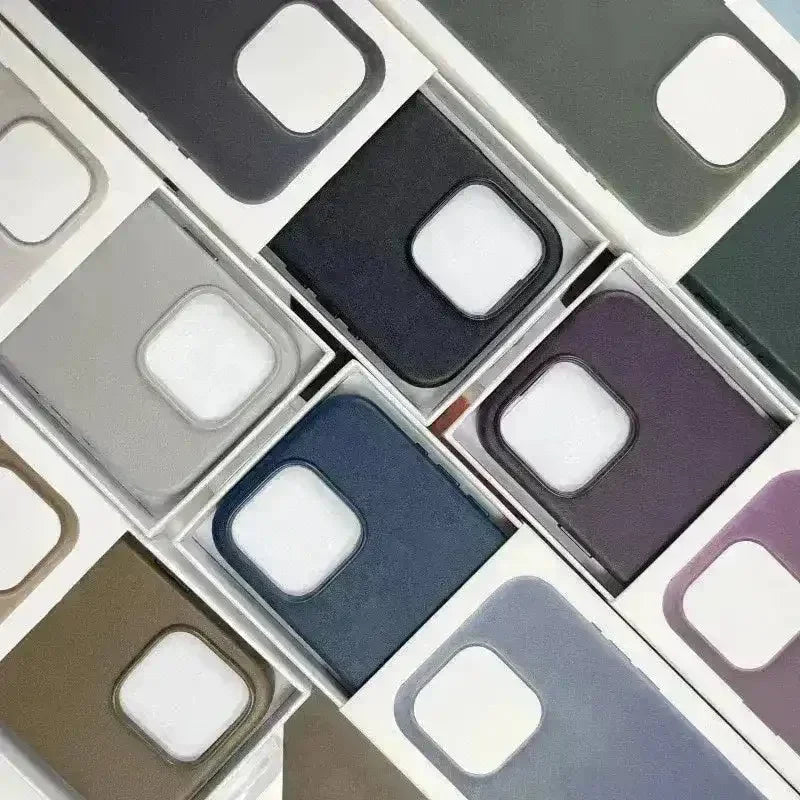 Apple Leather MagSafe Case (For iPhones) - Bear Hugs