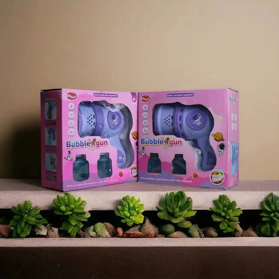 Astronaut Automatic Bubble Gun - Bear Hugs