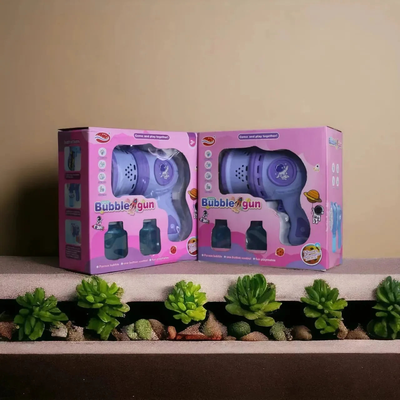 Astronaut Automatic Bubble Gun - Bear Hugs