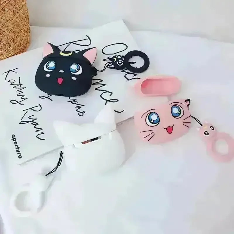B&W Cat Case (For Airpods) - Bear Hugs