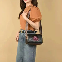 Casual Retro Soft Leather Handbag - Bear Hugs