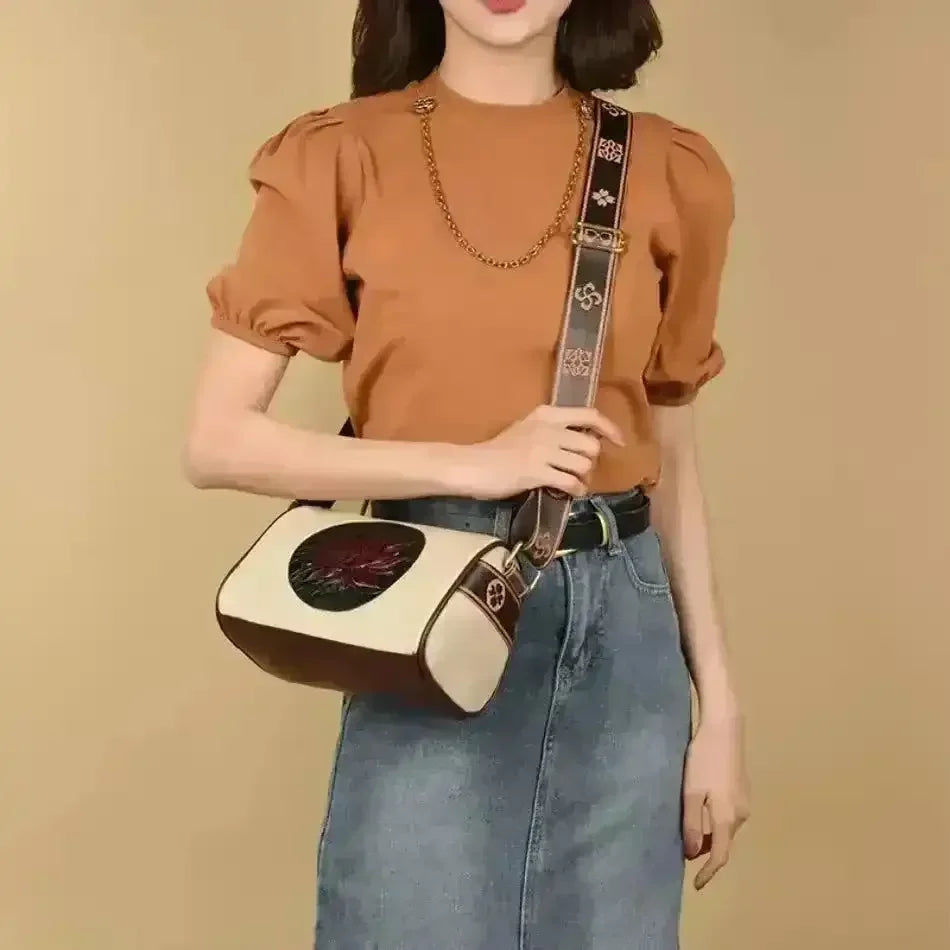 Casual Retro Soft Leather Handbag - Bear Hugs