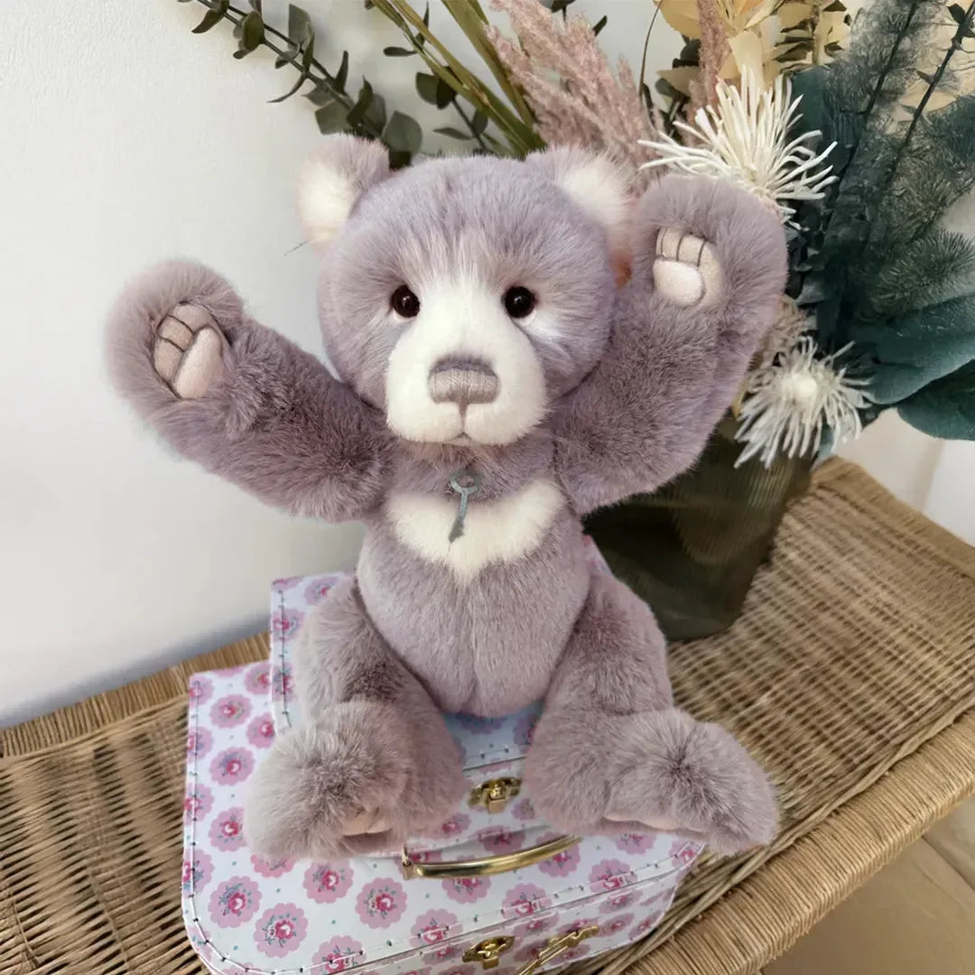 Charlie Bears Key Greg Bear (55 cm) - Bear Hugs