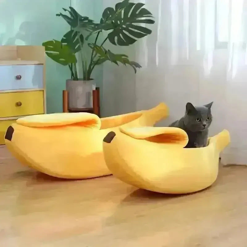 Cozy Banana-Shaped Winter Pet Bed - Bear Hugs