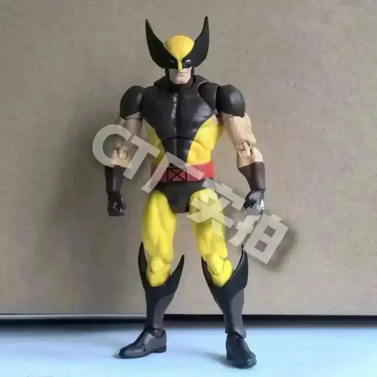 CT Toys Mafex 138 Wolverine Comic Action Figure (15 cm) - Bear Hugs