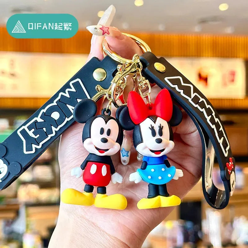 Disney Mickey and Friends 3D Keychain - Bear Hugs