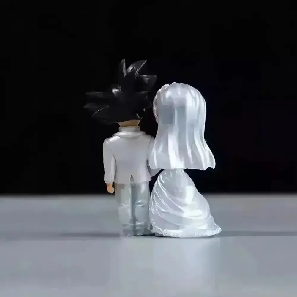 Dragon Ball Z Goku and Chi-Chi Wedding Action Figure (9 cm) - Bear Hugs