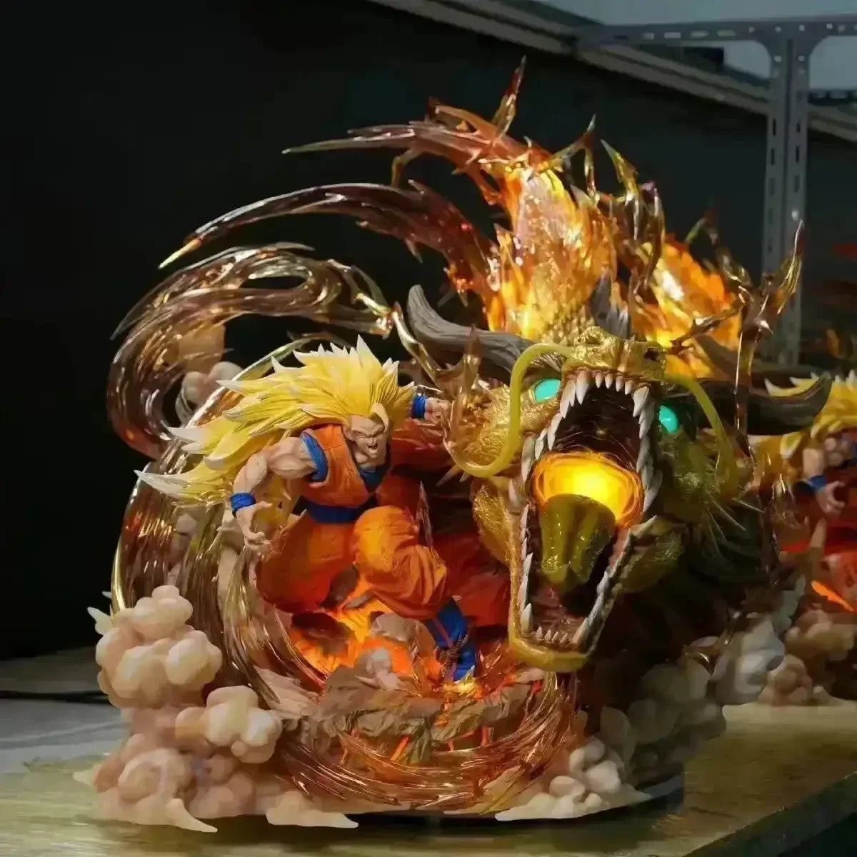 Dragon Ball Z Son Goku & Shenron Action Figurine (28 cm) - Bear Hugs