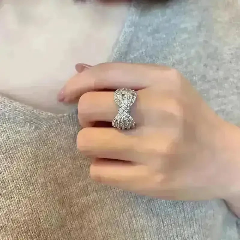 Exquisite Bow Zirconia Ring - Bear Hugs