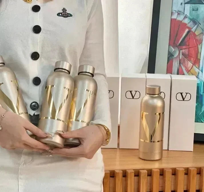 Gilded Grandeur Big V Bottle (500 ml) - Bear Hugs