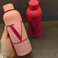 Gilded Grandeur Big V Bottle (500 ml) - Bear Hugs