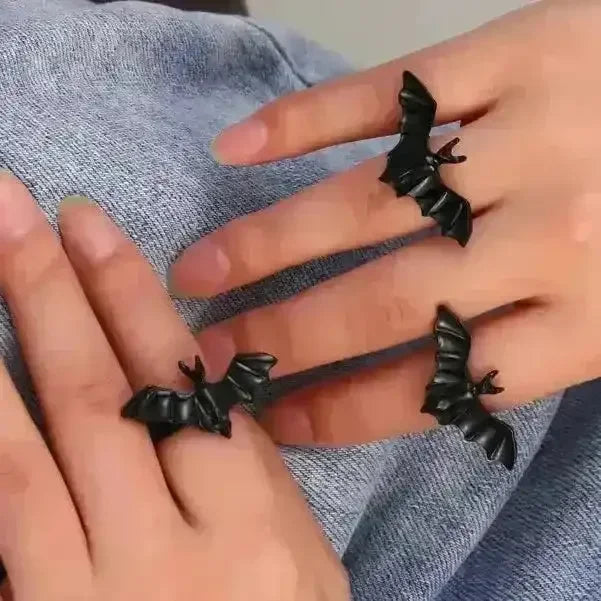 Gothic Bat Ring - Bear Hugs