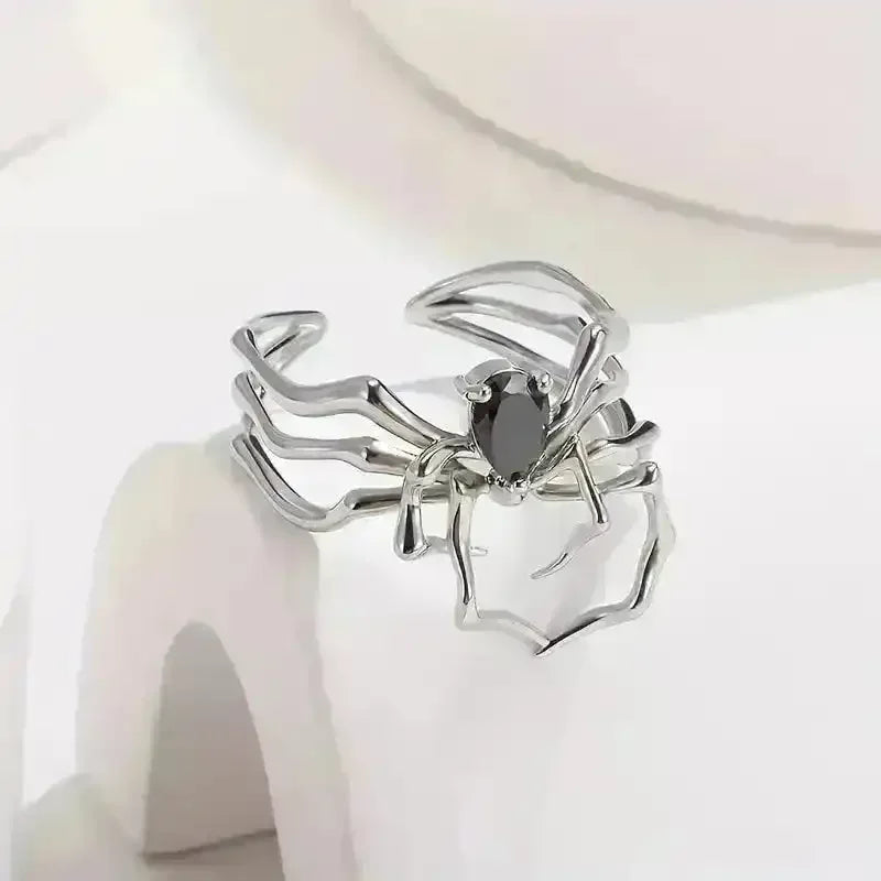 Gothic Spider Ring - Bear Hugs