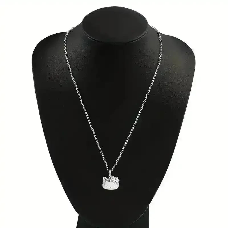 Hello Kitty Opening Can Pendant - Bear Hugs