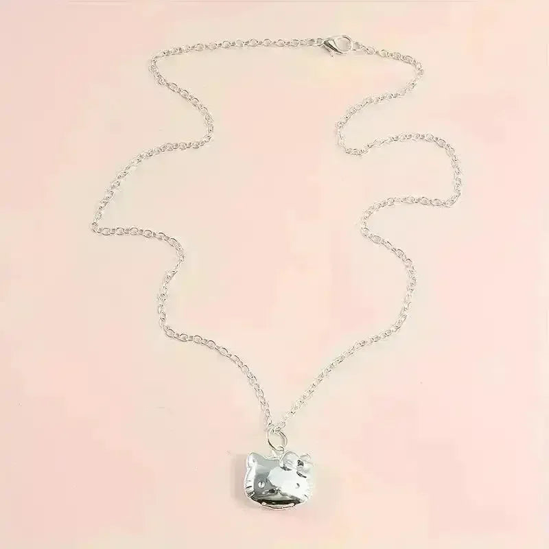 Hello Kitty Opening Can Pendant - Bear Hugs