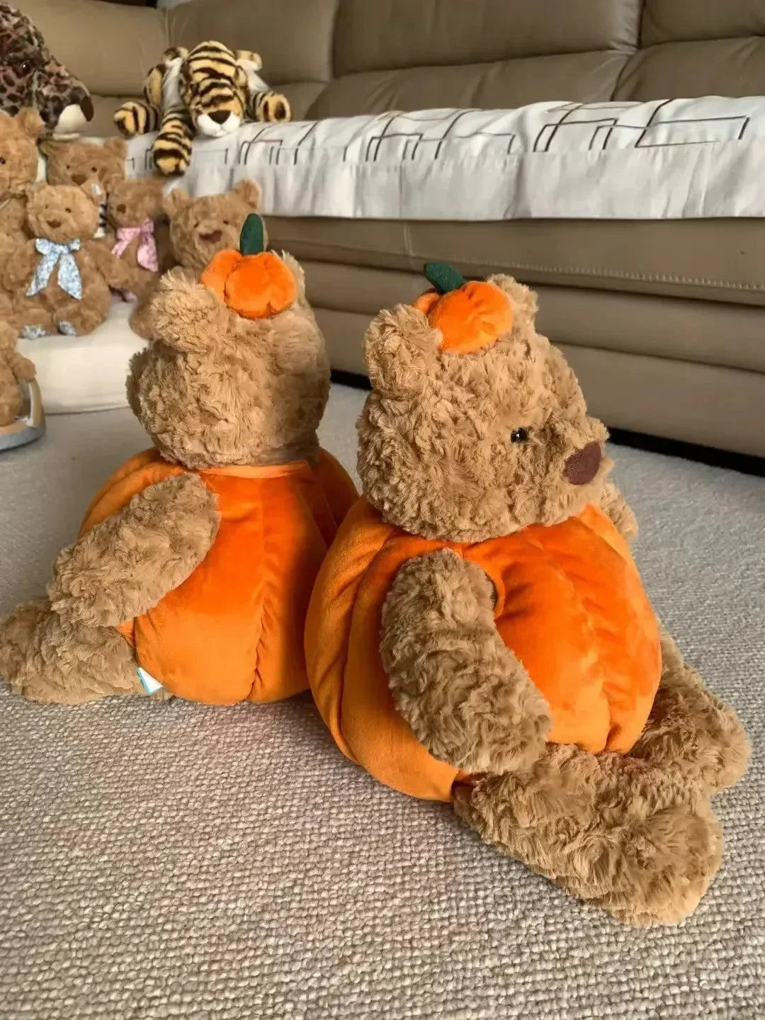 Jellycat Barcelona Pumpkin Bear (35 cm) - Bear Hugs