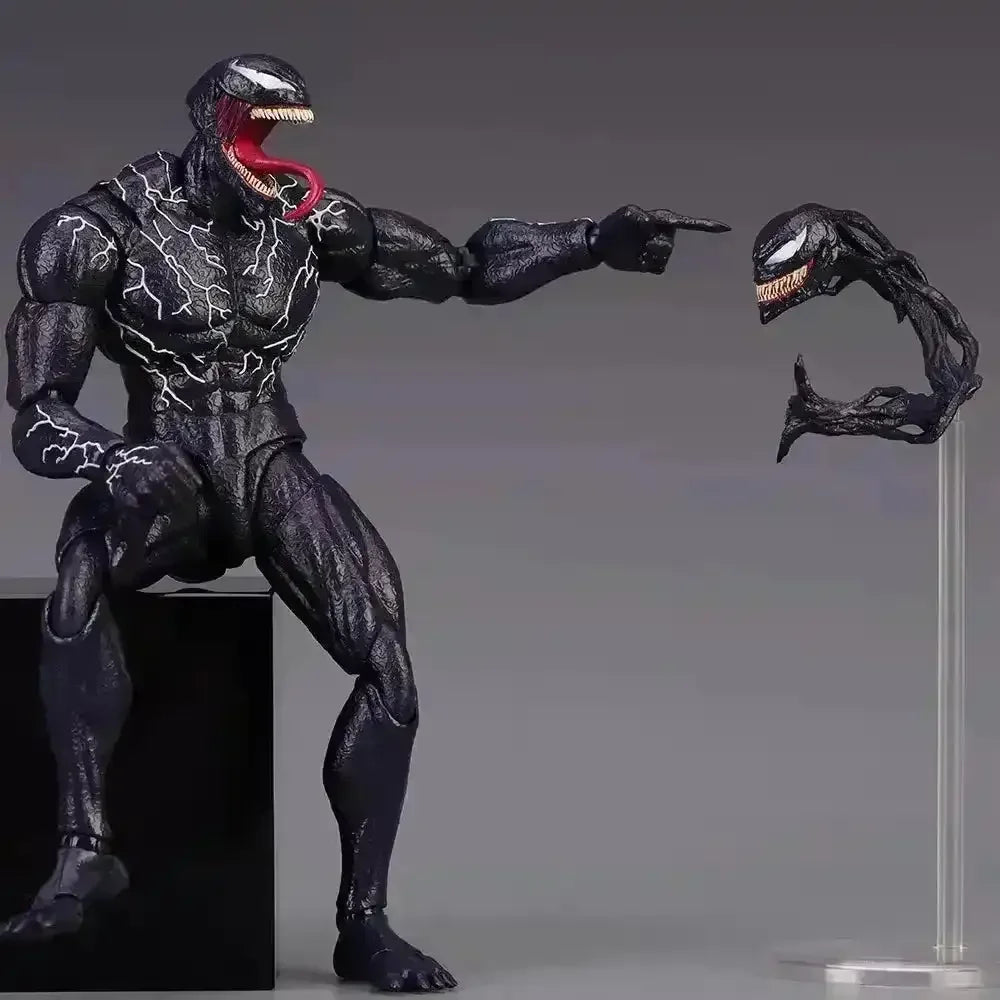 Legends Venom Movie Action Figure (18 cm) - Bear Hugs