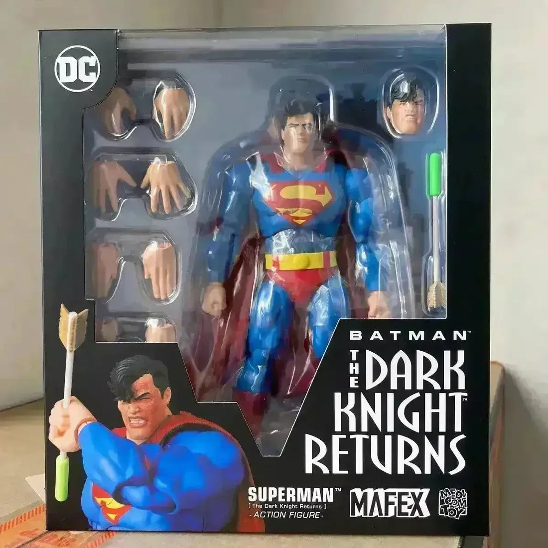MAFEX Superman Dark Knight Figure (16 cm) - Bear Hugs
