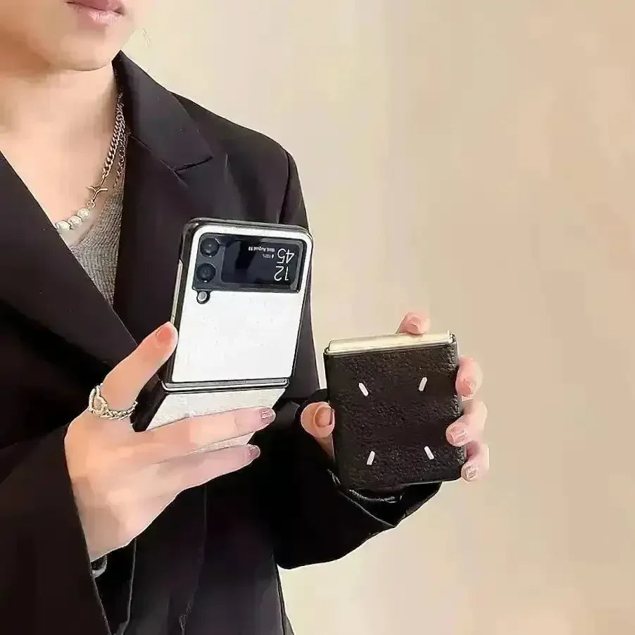 Maison Margiela Minimalist Case Z Fold and Z Flip - Bear Hugs