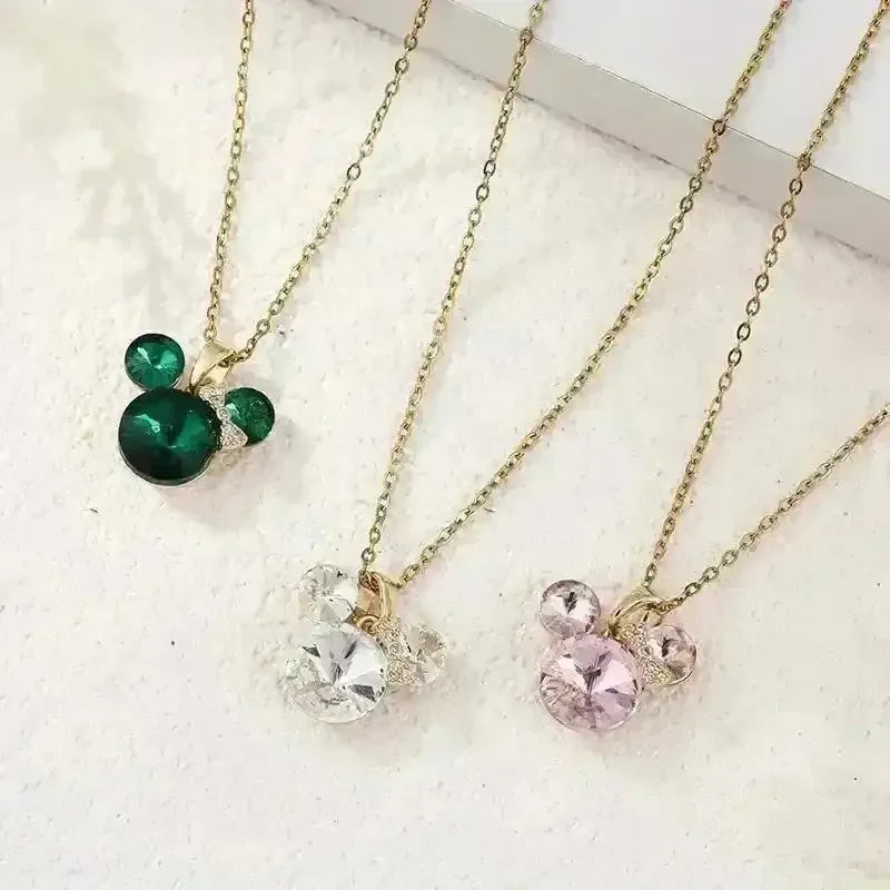 Majestic Minnie Pendant - Bear Hugs