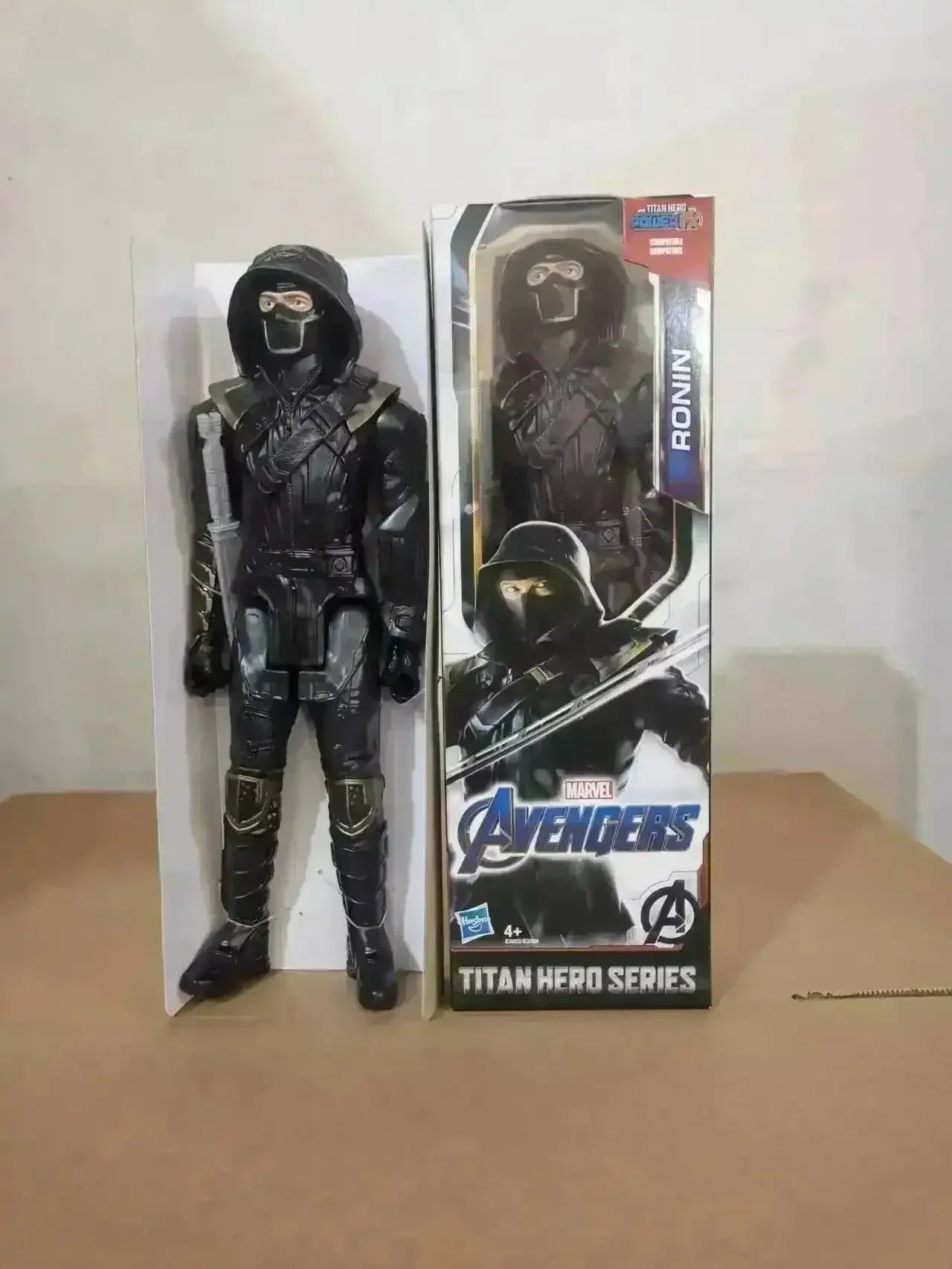 Marvel Titan Heroes Series Figurines (30 cm) - Bear Hugs