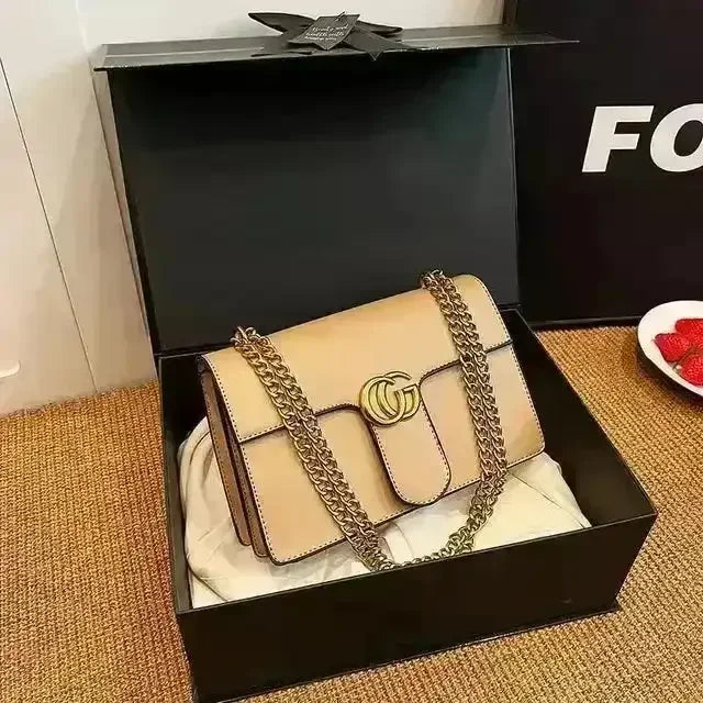 Minimalistic Double Buckle Handbag - Bear Hugs