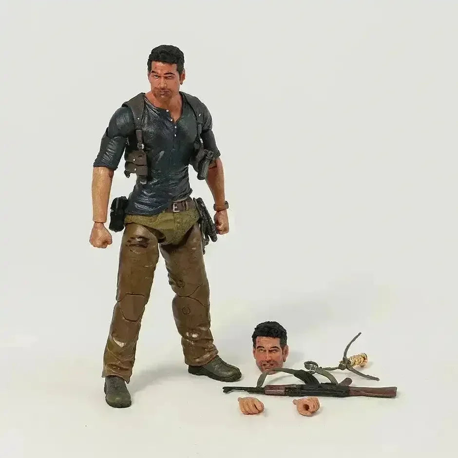 NECA Nathan Drake Uncharted 4 Action Figure (17 cm) - Bear Hugs
