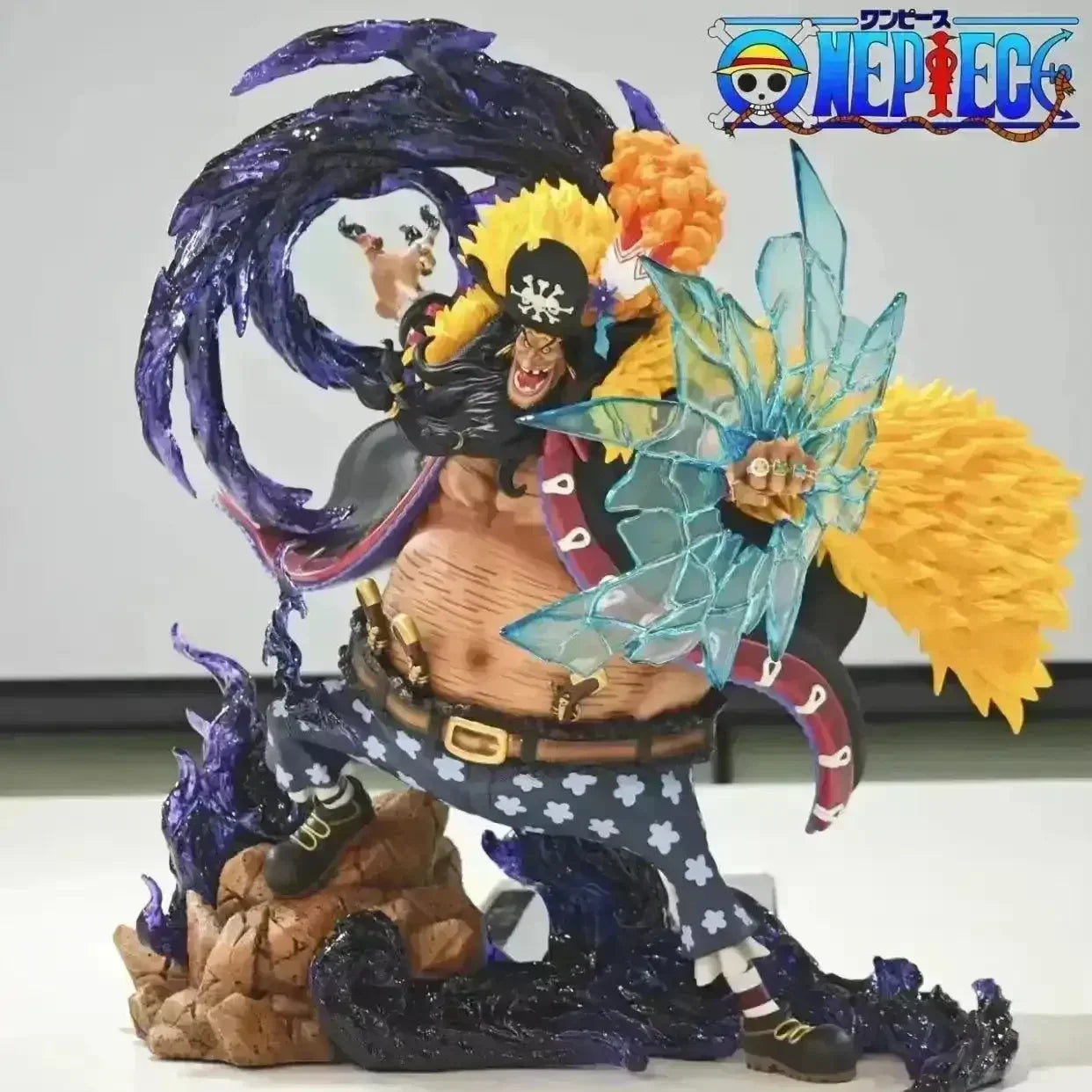 One Piece Anime Black Beard Figurine (22 cm) - Bear Hugs