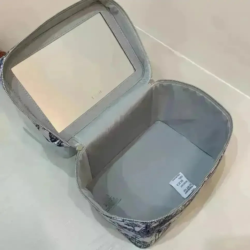 Premium D Luxe Designer Makeup Bag - Bear Hugs