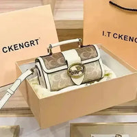 Redkiss Horse Drawn Handbag - Bear Hugs