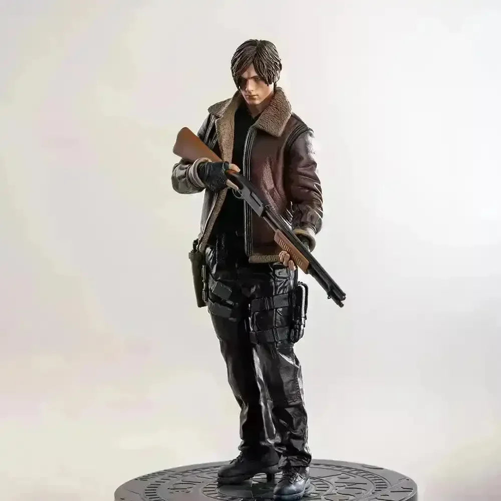 Resident Evil Leon S. Kennedy Action Figure (33 cm) - Bear Hugs