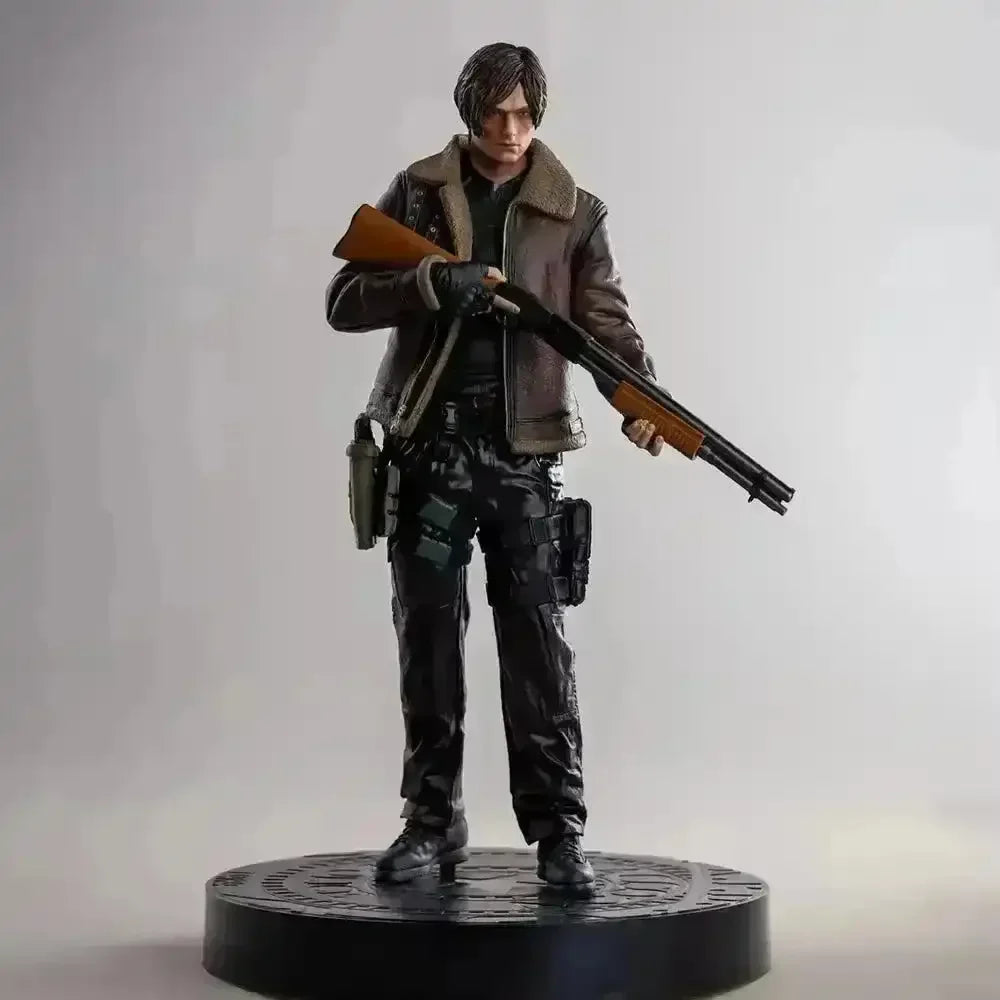 Resident Evil Leon S. Kennedy Action Figure (33 cm) - Bear Hugs